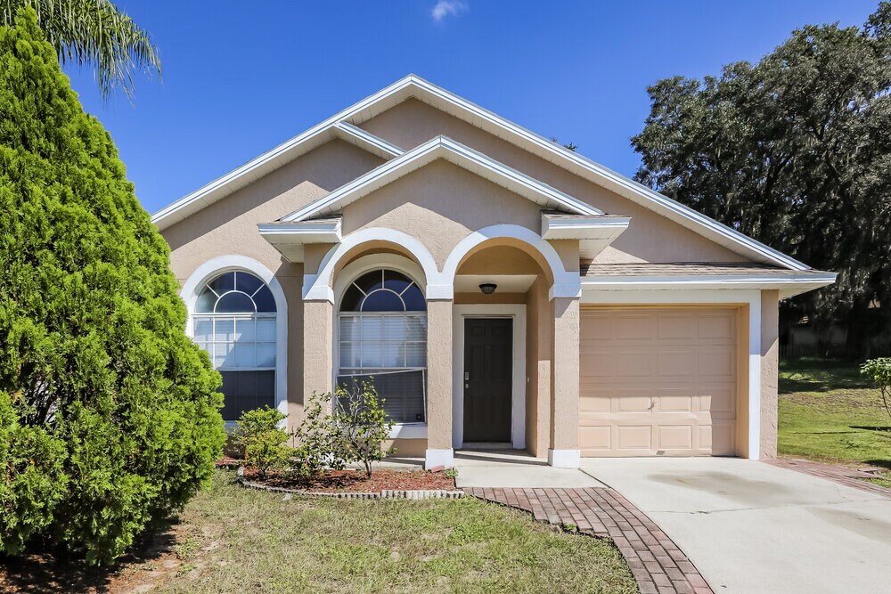 1206 Sheeler Hills Dr in Apopka, FL - Building Photo