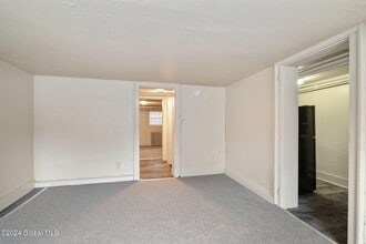 357 Washington Ave in Albany, NY - Building Photo - Building Photo