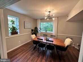 1661 Parkcrest Cir in Reston, VA - Building Photo - Building Photo