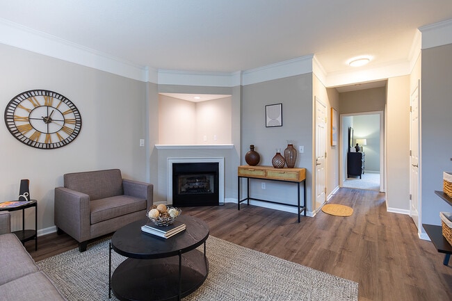 Chestnut Hill Apartments in Columbus, OH - Building Photo - Building Photo