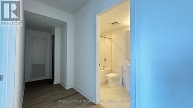 86 Dundas St E in Mississauga, ON - Building Photo - Building Photo