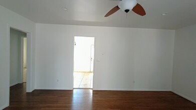 5130 Savannah St in San Diego, CA - Building Photo - Building Photo