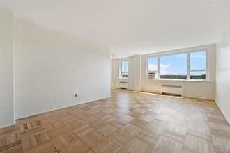 5355 Henry Hudson Pkwy W in Bronx, NY - Building Photo - Building Photo