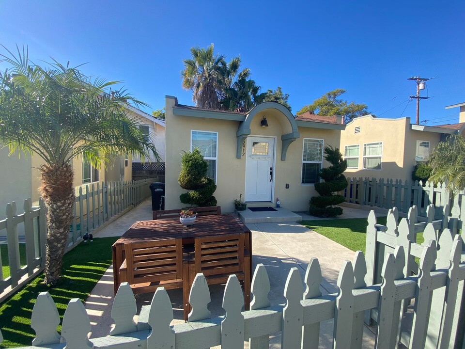 2952 B St in San Diego, CA - Foto de edificio