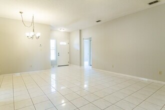 7930 Soft Pine Cir in Orlando, FL - Building Photo - Building Photo