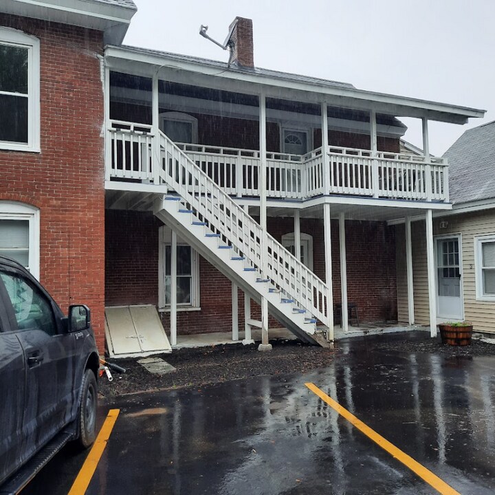 5 Whitten St in Allenstown, NH - Building Photo