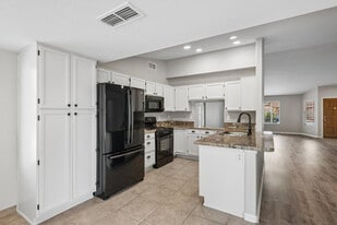 8734 W Bloomfield Rd in Peoria, AZ - Building Photo