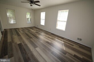 2400 Ansdel Ct in Reston, VA - Building Photo - Building Photo