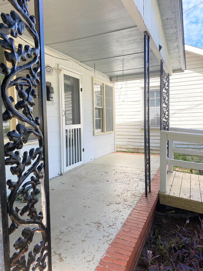 1308 Congress St in Beaufort, SC - Building Photo - Building Photo