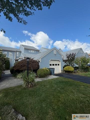 28 Daniel Webster Ave in Monroe Township, NJ - Building Photo