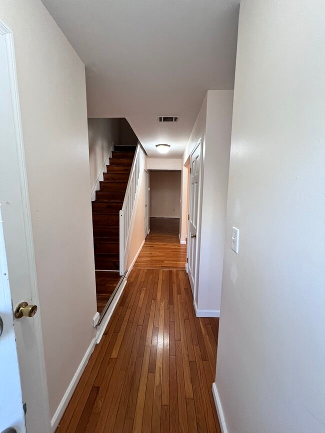 93 Park Ave in Danbury, CT - Building Photo - Building Photo
