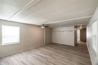 4001 Gloria Dr in Granbury, TX - Building Photo - Building Photo