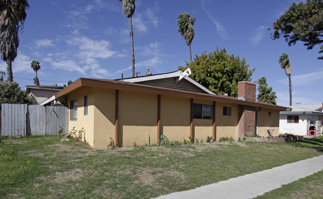 201 Laxore St in Anaheim, CA - Building Photo - Building Photo