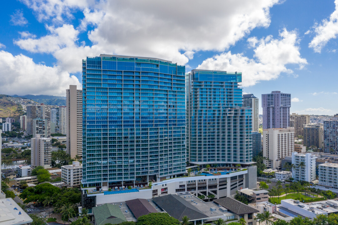 Ritz Carlton Residences Tower II in Honolulu, HI - Building Photo