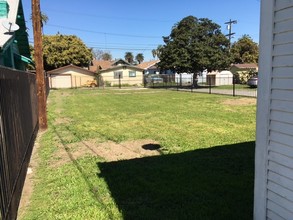 1623-1629 W 51st St in Los Angeles, CA - Building Photo - Building Photo