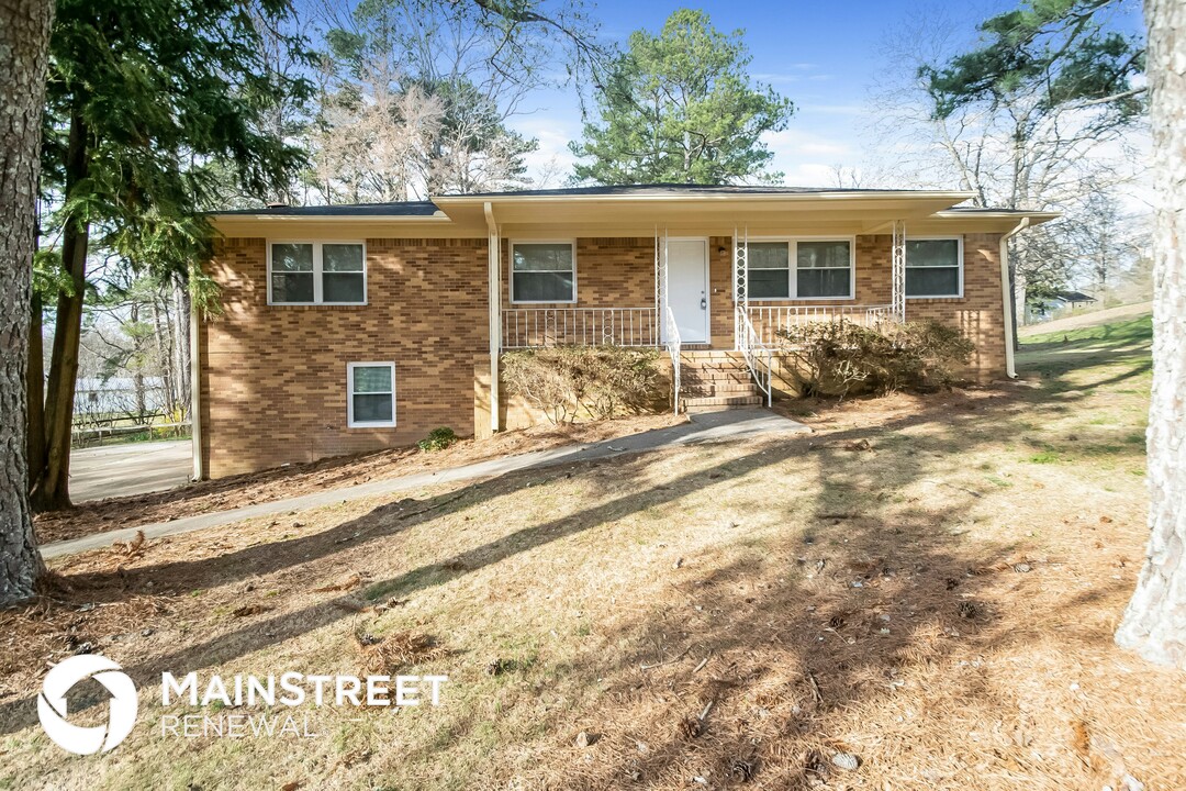 940 Pine Hill Rd, Unit 307 in Birmingham, AL - Building Photo