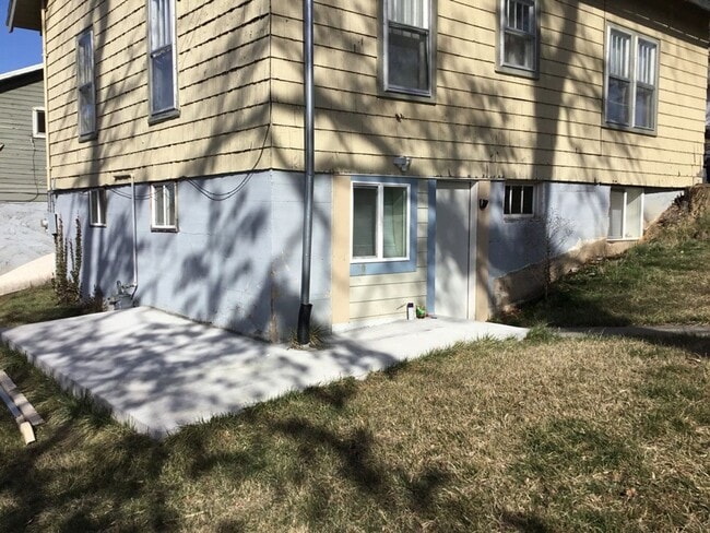 property at 627 S Jefferson St