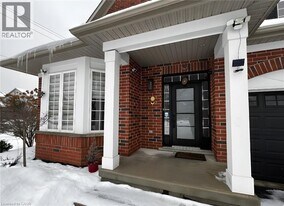 501 Topper Woods Crescent in Kitchener, ON - Building Photo