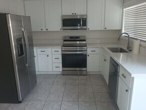 3465 Los Mochis Way in Oceanside, CA - Building Photo - Building Photo