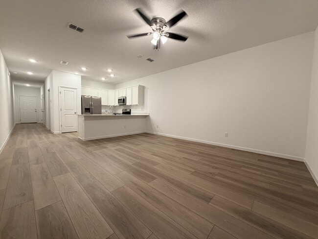 property at 543 Holly Lks Dr