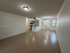 2445 Centergate Dr in Miramar, FL - Building Photo - Building Photo