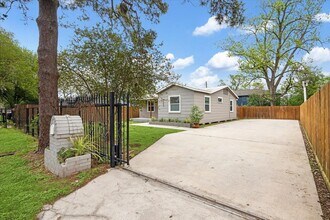 4502 Hain St in Houston, TX - Building Photo - Building Photo
