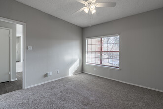 Jefferson Place in Irving, TX - Building Photo - Interior Photo