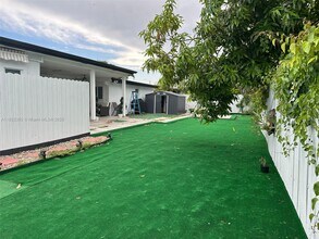 11351 SW 40th Terrace in Miami, FL - Building Photo - Building Photo