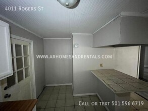 4011 Rogers St in North Little Rock, AR - Building Photo - Building Photo