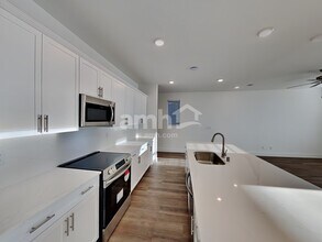4272 Halo Hollyhock St in Las Vegas, NV - Building Photo - Building Photo
