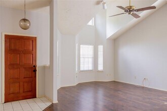 2034 Creek Valley Ln in Sugar Land, TX - Building Photo - Building Photo