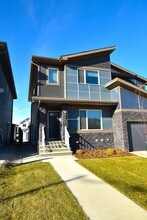 69 Fenwyck Blvd in Spruce Grove, AB - Building Photo - Building Photo