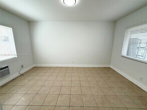 2215 Madison St in Hollywood, FL - Building Photo - Building Photo