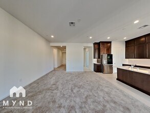 9027 Skye Treeline St in Las Vegas, NV - Building Photo - Building Photo
