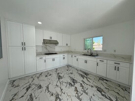 5413 W 4th St in Santa Ana, CA - Building Photo