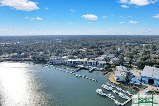 property at 2902 River Dr