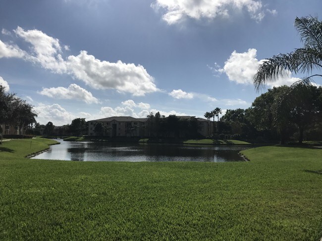 300 Crestwood Ct N-Unit -309 in Royal Palm Beach, FL - Foto de edificio - Building Photo
