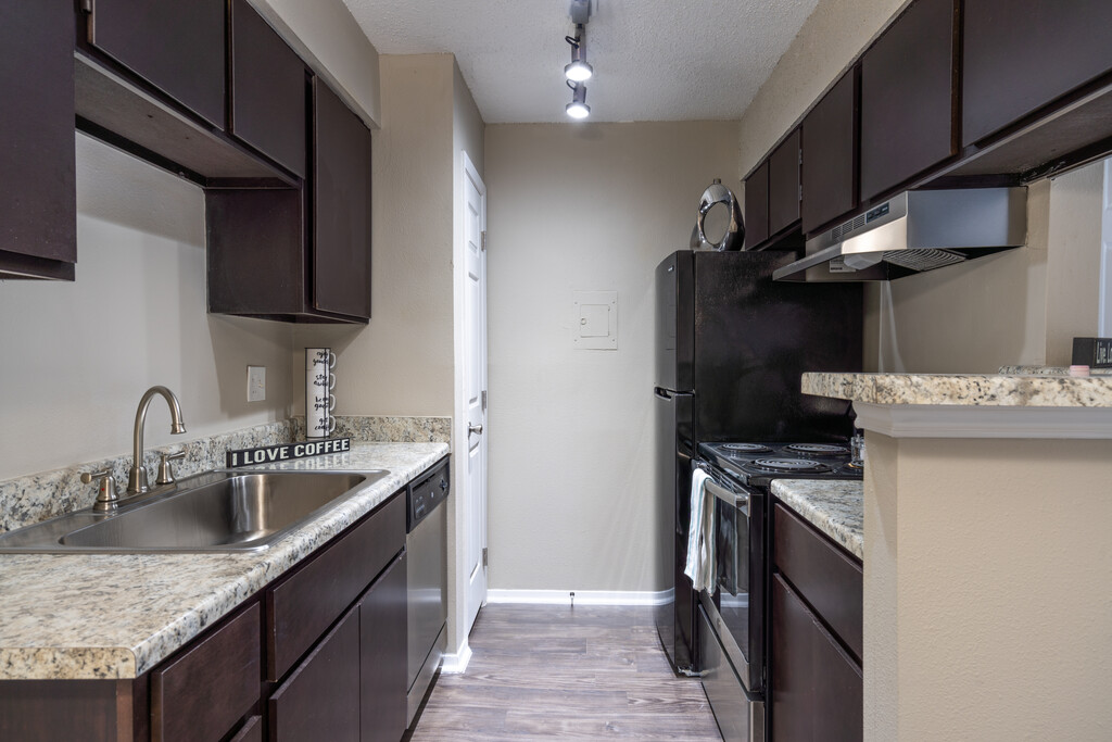 Dover Pointe Apartments | Houston, TX Apartments For Rent