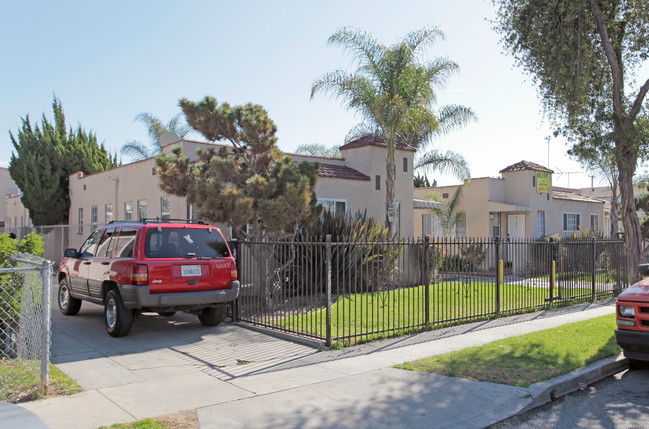 8148-8154 3/4 Beechwood Ave in South Gate, CA - Foto de edificio - Building Photo