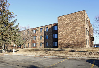 Como Place Apartments in St. Paul, MN - Foto de edificio - Building Photo
