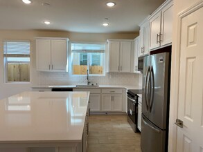 1641 Bloom Ave in Clovis, CA - Building Photo - Building Photo