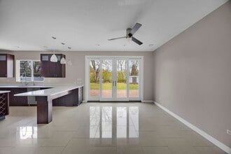 9059 Oneill Dr in Burr Ridge, IL - Building Photo - Building Photo