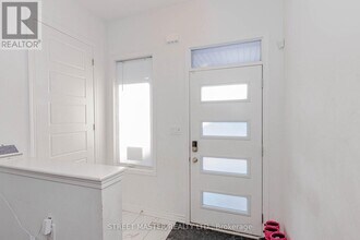 90 Keppel Cir in Brampton, ON - Building Photo - Building Photo