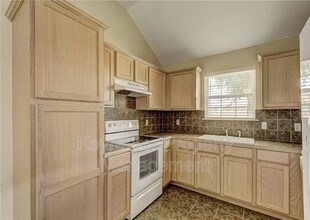 12328 SW 5th St in Yukon, OK - Building Photo - Building Photo