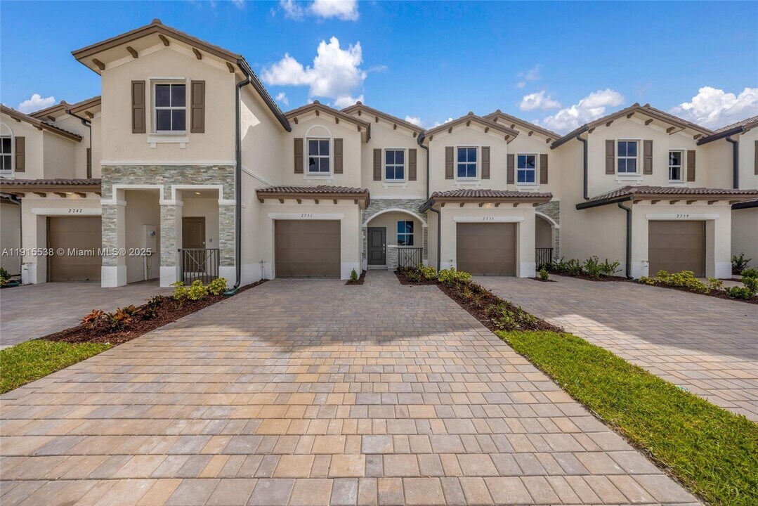 2751 SE 25th Ave in Homestead, FL - Building Photo