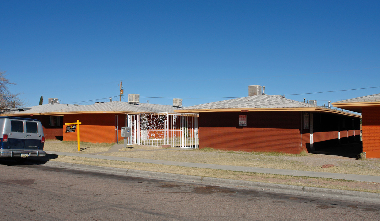 8608 Lawson in El Paso, TX - Foto de edificio