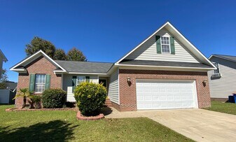 8304 English Saddle Dr in Fayetteville, NC - Building Photo