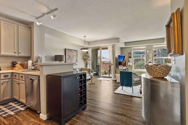 property at 660 N 2nd St