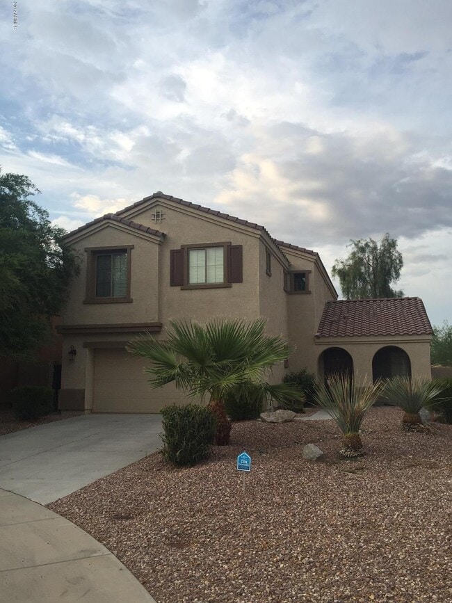 17544 W Hearn Rd in Surprise, AZ - Building Photo - Building Photo