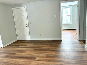 10 Cottage St, Unit 1 in Worcester, MA - Foto de edificio - Building Photo